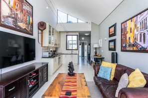 TV - Seaside Village J9 by CTHA (Cape Town)