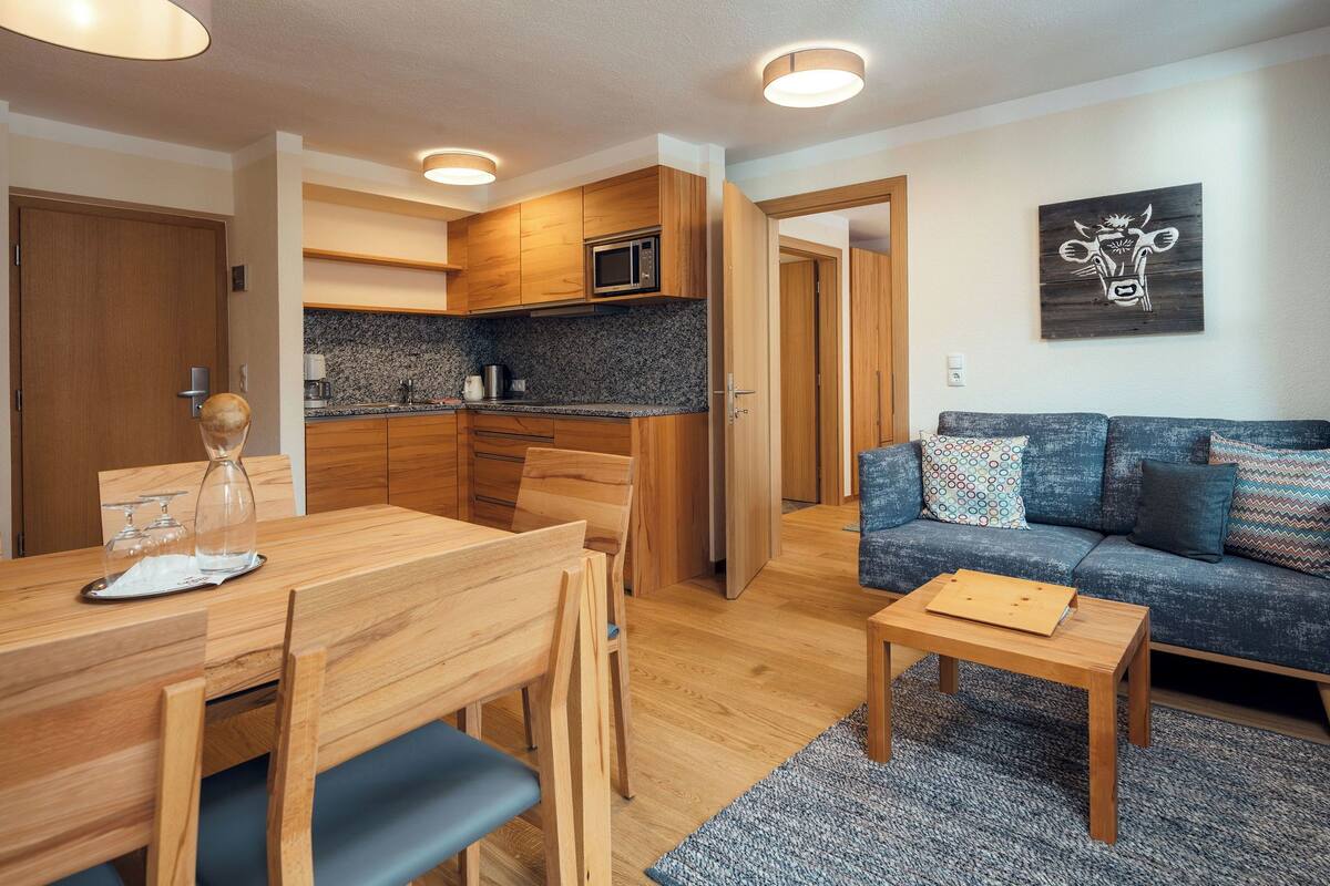 Deluxe Condo | Living area
