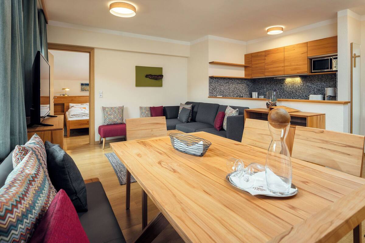 Deluxe Condo | Living area
