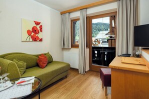 Studio Deluxe, nhiều giường | Khu phòng khách