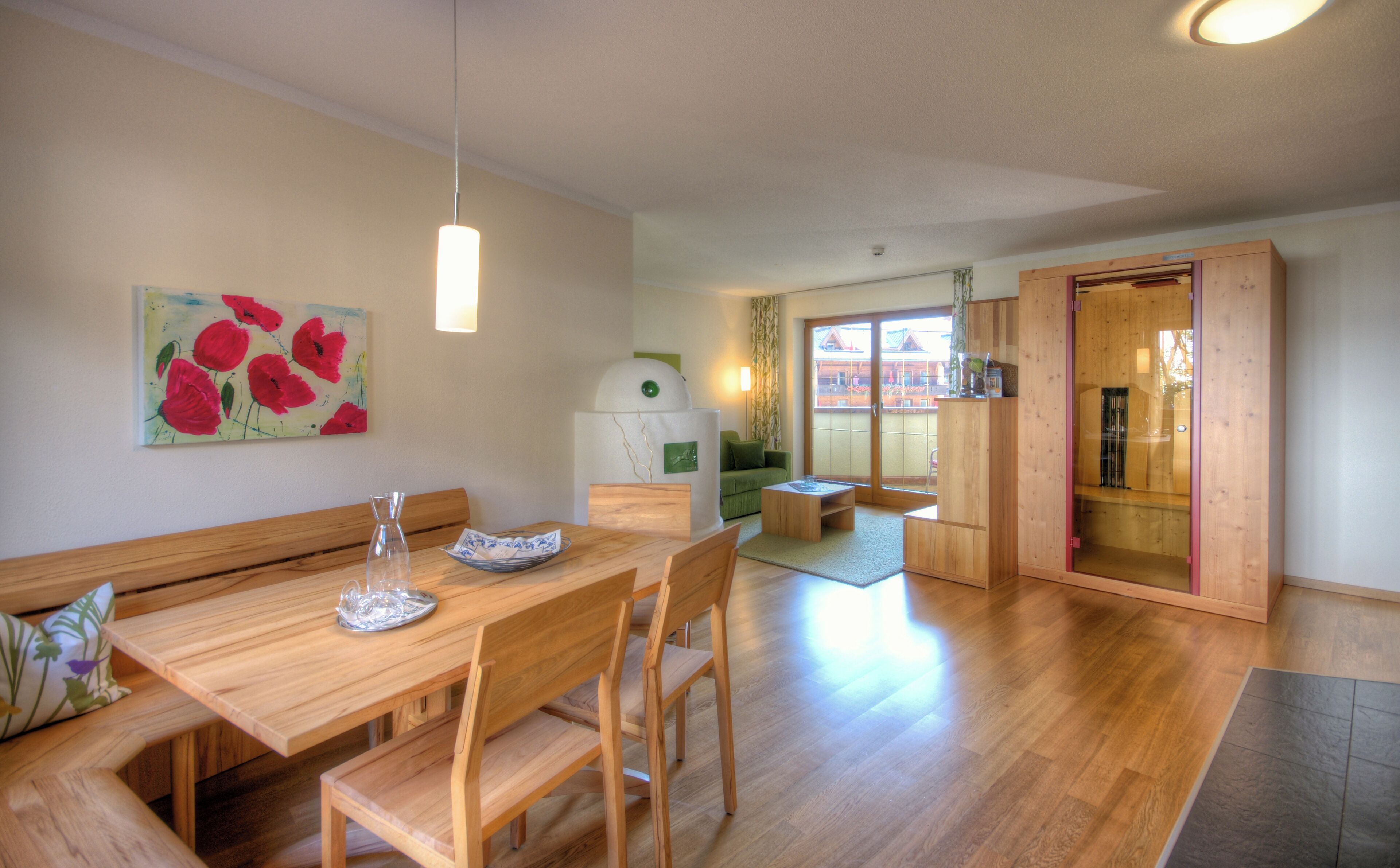 Deluxe Condo | Living area