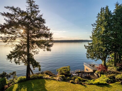 Oceanfront Sunrise Haven