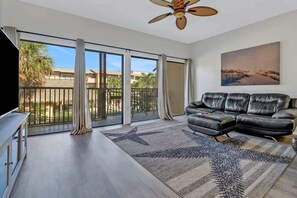 TV - Marco Island Paradise Retreat! (Marco Island)