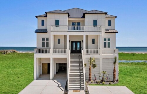 Where SKY meets the SEA - Stay once, stay forever!