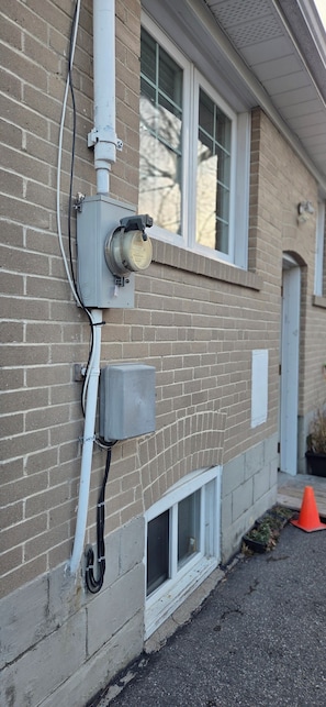 Exterior detail - Entire ; Private Suite Bsmt & Parking (Markham)