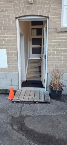 Entire ; Private Suite Bsmt & Parking