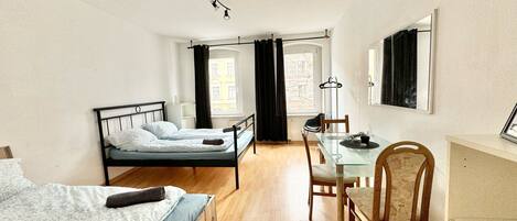 1 habitación y ropa de cama