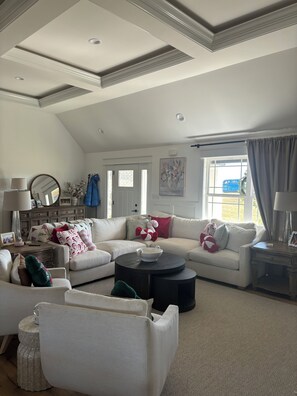 Living area - Spacious 5-bedroom house in beautiful Somerset (Somerset)