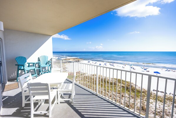 Property grounds - Seawind 5th floor: Heated Indoor/Outdoor Pool, Hot Tub, Gym & Sauna (Gulf Shores)