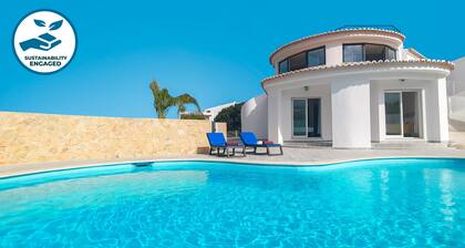 Renovated Villa with Heatable Saltwater Pool