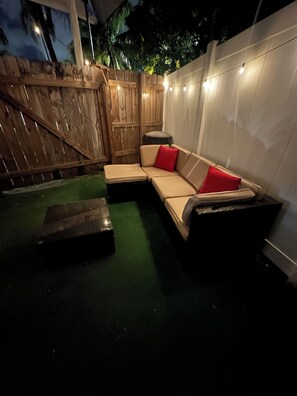 Terrace/patio - Theater Room+Coconut Trees+Spacious+Local+Modern Palm Tree Oasis (Pompano Beach)