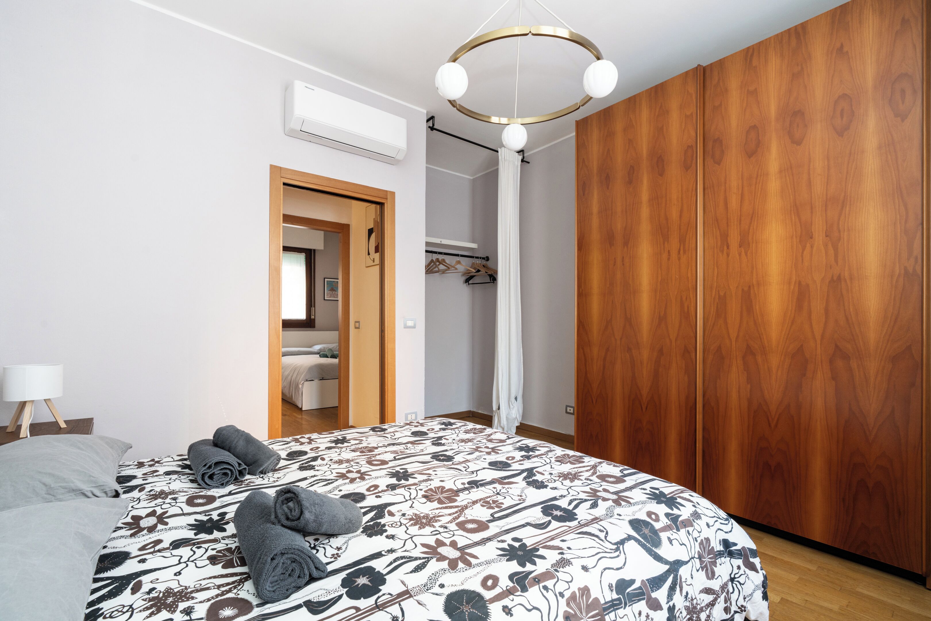 2 slaapkamers, een strijkplank/strijkijzer, wifi, beddengoed