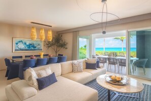 Smart TV - Beachfront unit w/ Private Pool and beach access! (Playa del Carmen)