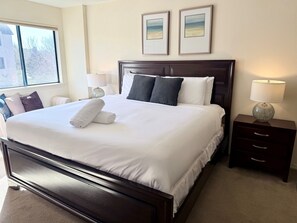 2 bedrooms, desk, iron/ironing board, travel cot - 2BR | 2Bath Retreat Near Denver | Gym | Work (Greenwood Village)