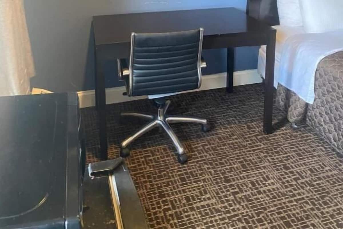 Iron/ironing board, free WiFi, wheelchair access