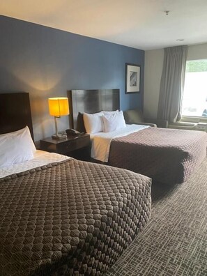 Iron/ironing board, free WiFi, wheelchair access - Fairview Inn Airport (Greensboro)