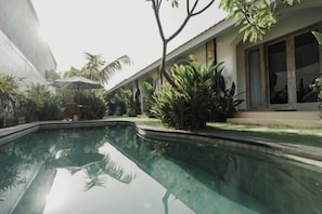 Outdoor pool - D'Leafy Seminyak (Bali)