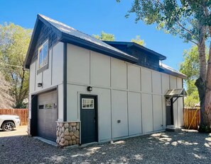 Exterior - Cozy Remodeled Downtown 2 Story Carriage House! (Montrose)
