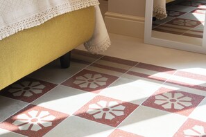 Comfort Double Room, Balcony | Down comforters, memory foam beds, in-room safe, desk - Arrecramos (Cagliari)