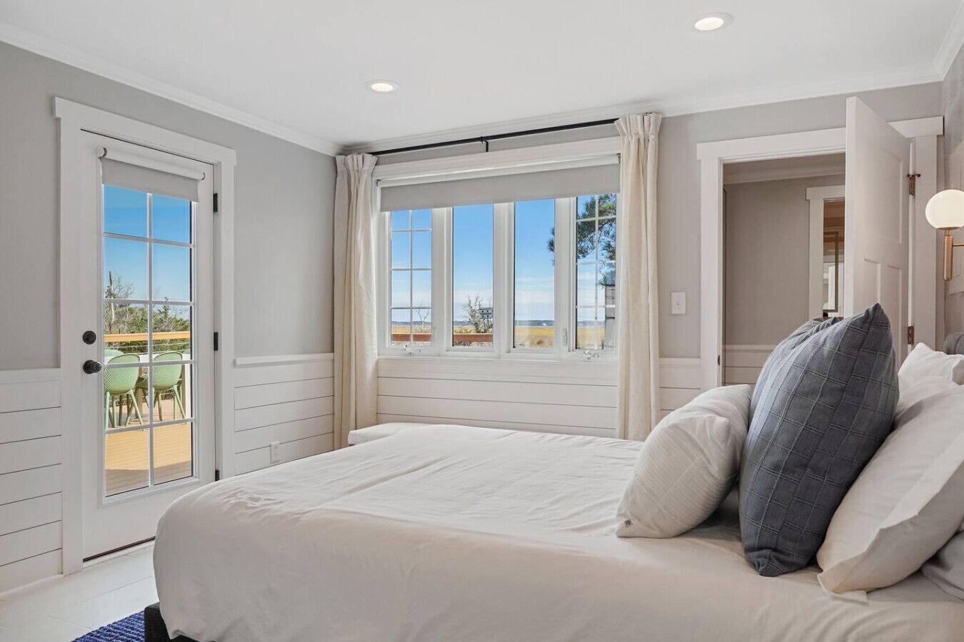 3 bedrooms, desk, iron/ironing board, WiFi