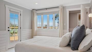 3 bedrooms, desk, iron/ironing board, WiFi