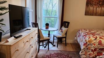 Luxury Double Room, River View | Iron/ironing board, free WiFi