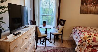 The Mulberry House on the Grand