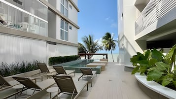 Apartamento estándar | Restaurante al aire libre
