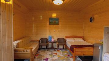 Cabana superior, 1 cama de casal e sofá-cama, vista para o lago, ao lado da pista de esqui