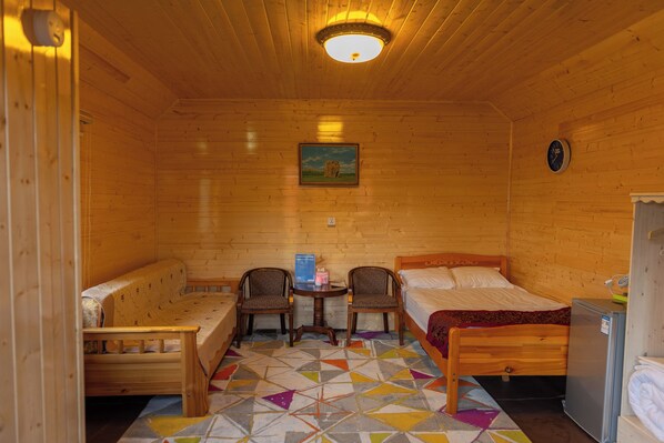 Cabana superior, 1 cama de casal e sofá-cama, vista para o lago, ao lado da pista de esqui