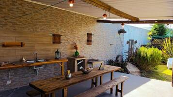Outdoor dining