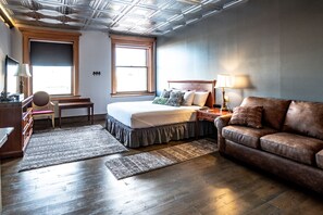 Studio suite | Een strijkplank/strijkijzer, gratis wifi