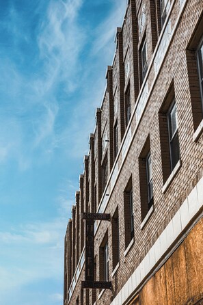 Exterior - Rundle Suites (Glasgow)