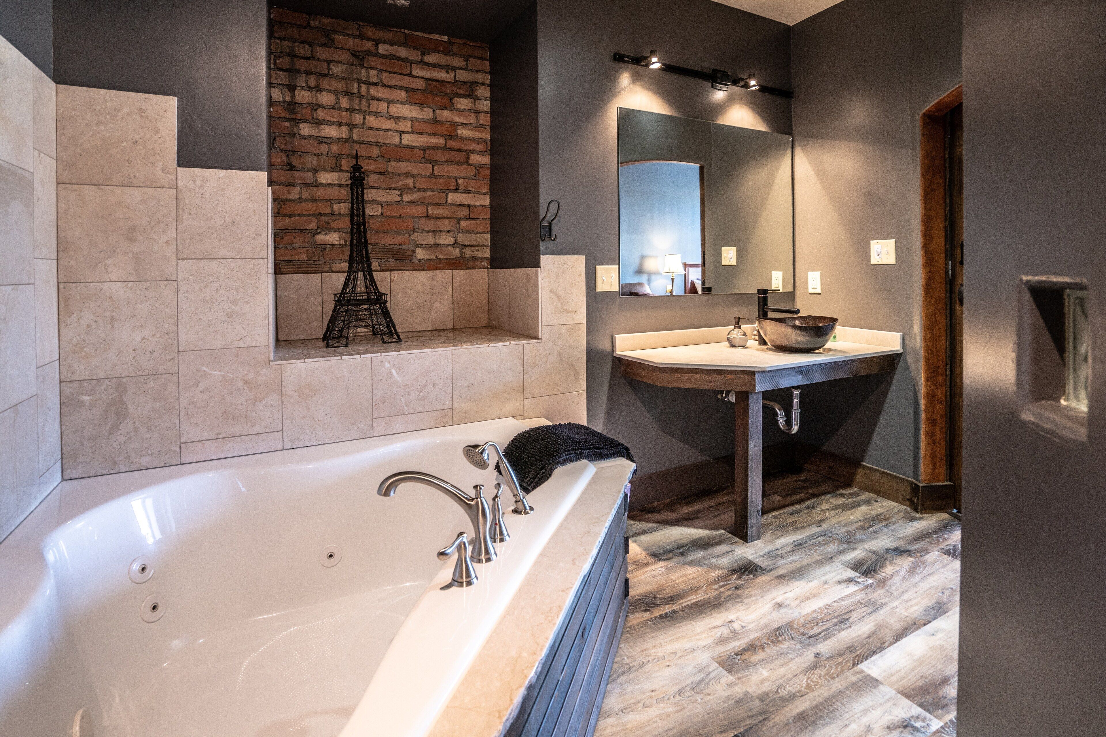 Studiosviitti | Kylpyhuone | Pyyhkeet, saippua, sampoo, vessapaperi