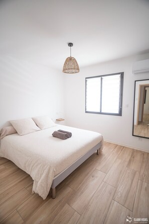 Iron/ironing board, Internet, bed sheets - CASA GARRIGA (Lédenon)
