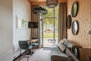 Living room - Beautiful & Comfy Lodge for Couple (Kesteren)