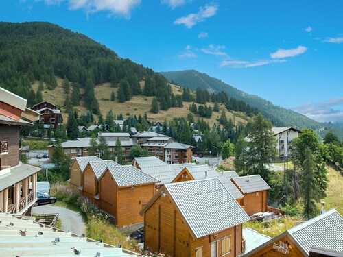 Modern Alpine Apartment in La Foux