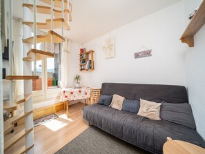 Living area - Modern Alpine Apartment in La Foux (Allos)