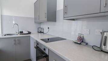 كوخ | مطبخ خاص | مستلزمات طهي/أطباق/أوعية