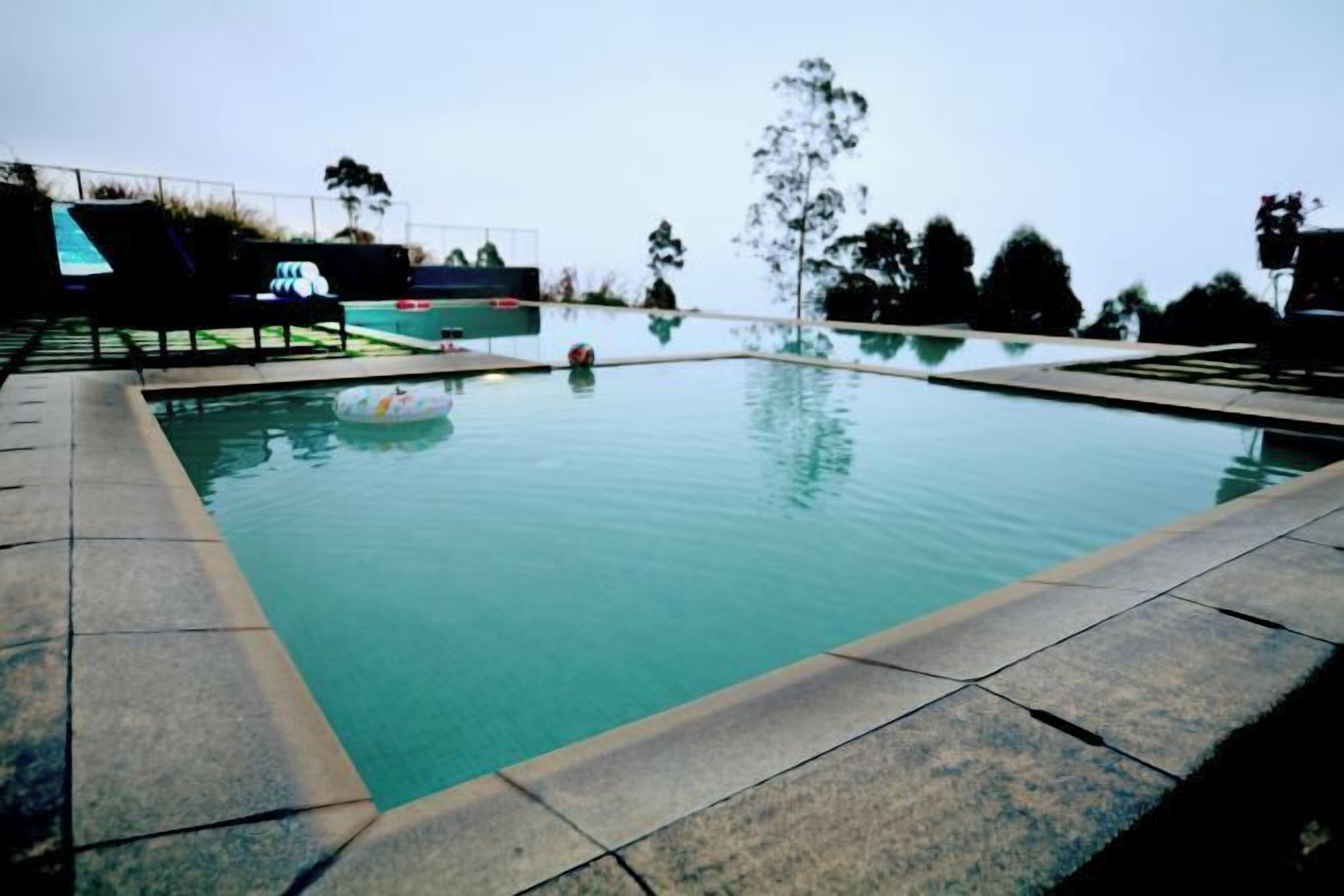 Udendørs pool