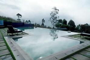 Pool - Mountain Club Resort (Chinnakanal)