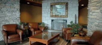 Ring in 2026 in South Lake Tahoe in a large, cozy 2 bedroom suite