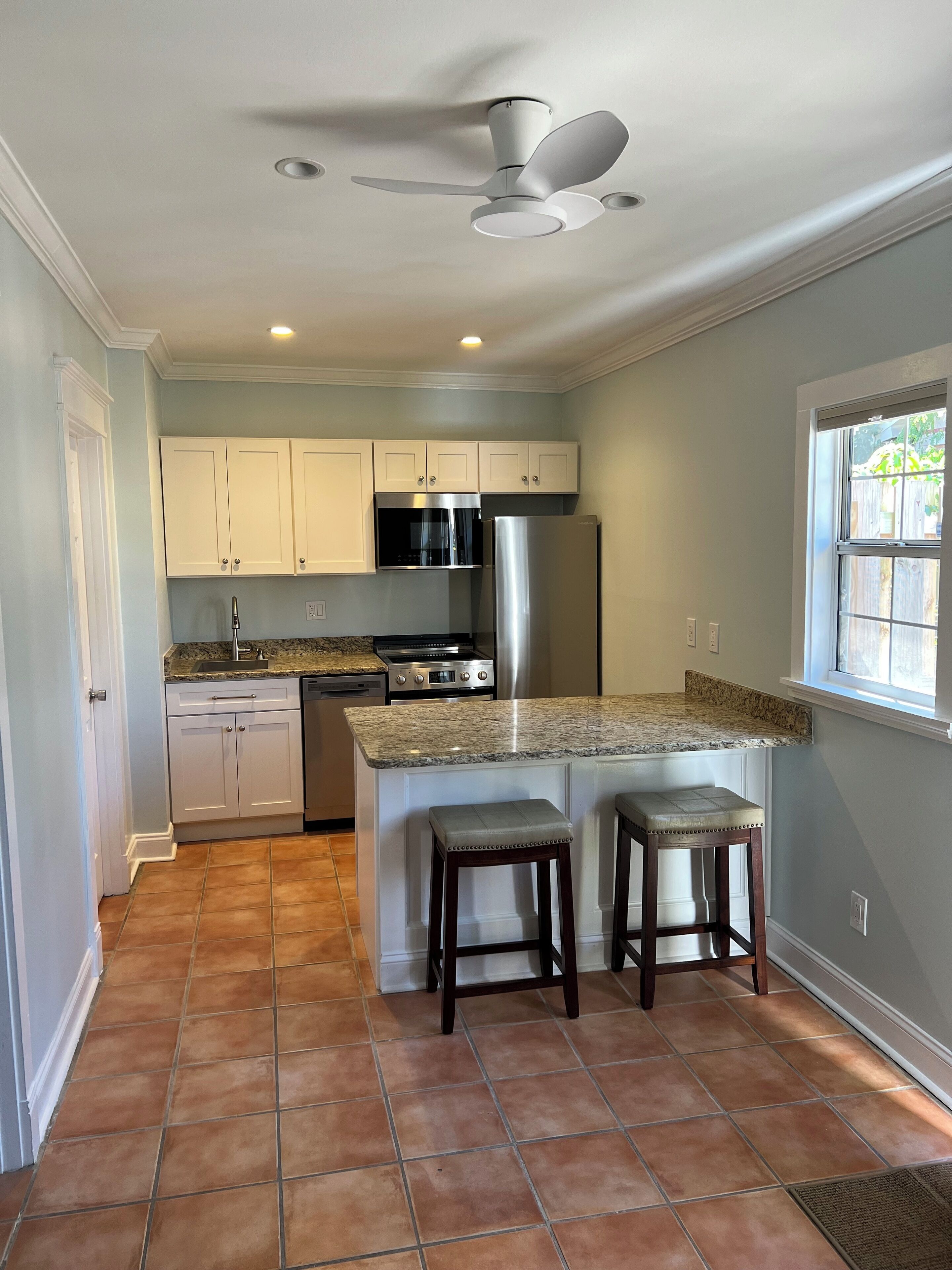 Microwave, oven, stovetop, dishwasher