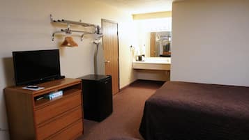 Iron/ironing board, free WiFi