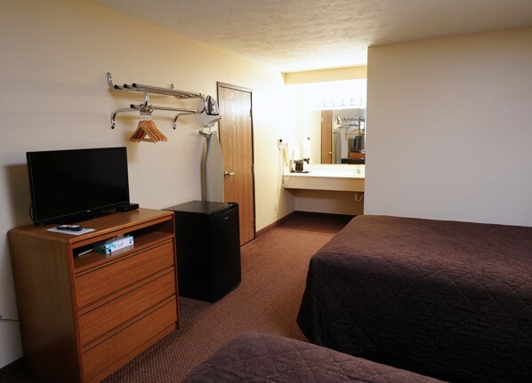 Iron/ironing board, free WiFi - Hill Street Inn (Osmond)