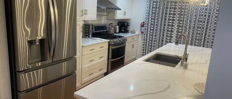 Microones, forn, placa de cuina i rentaplats