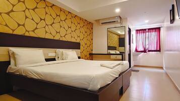 Deluxe Twin Room, City View