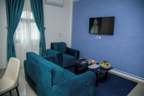 Deluxe Suite, Pool View