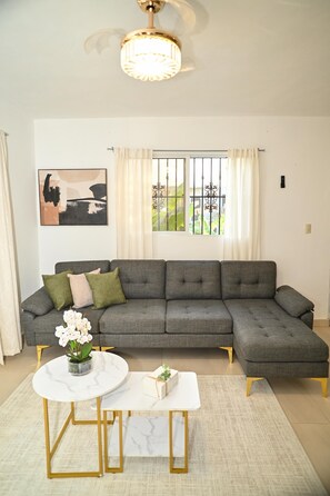 Smart TV - Lovely 3-bedroom apartment with AC in Imbert (Imbert)