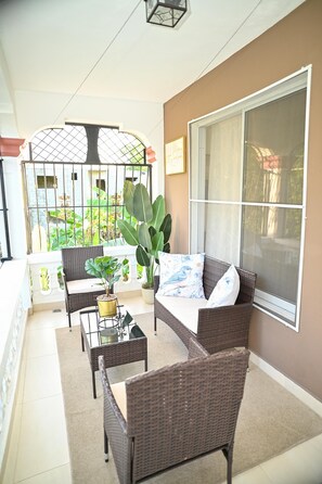 Terrace/patio - Lovely 3-bedroom apartment with AC in Imbert (Imbert)